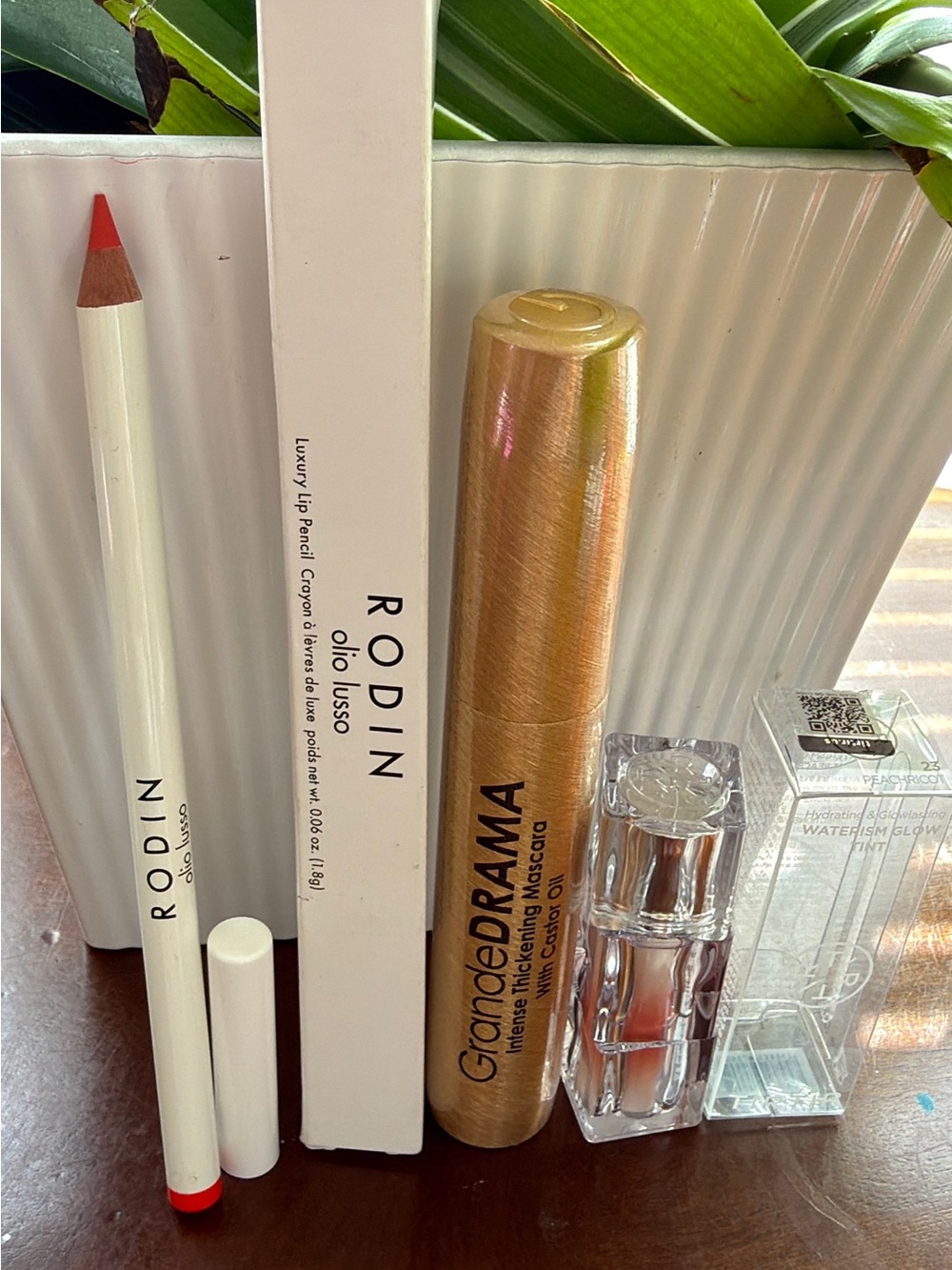 Gold GrandeDRAMA Mascara and Lip Pencil Set - Tirtir Waterism Glow Tint in Peach